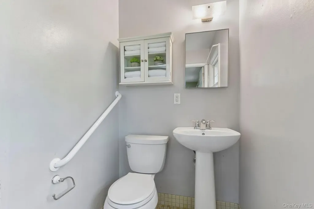 31 Sunset Drive Huntington NY 11743
