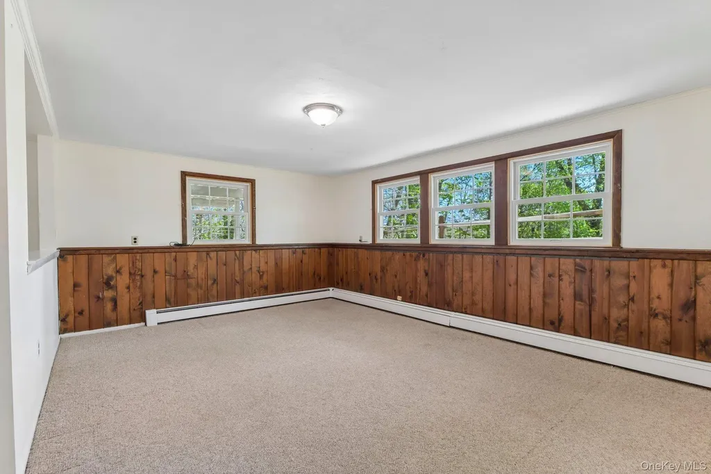 31 Sunset Drive Huntington NY 11743