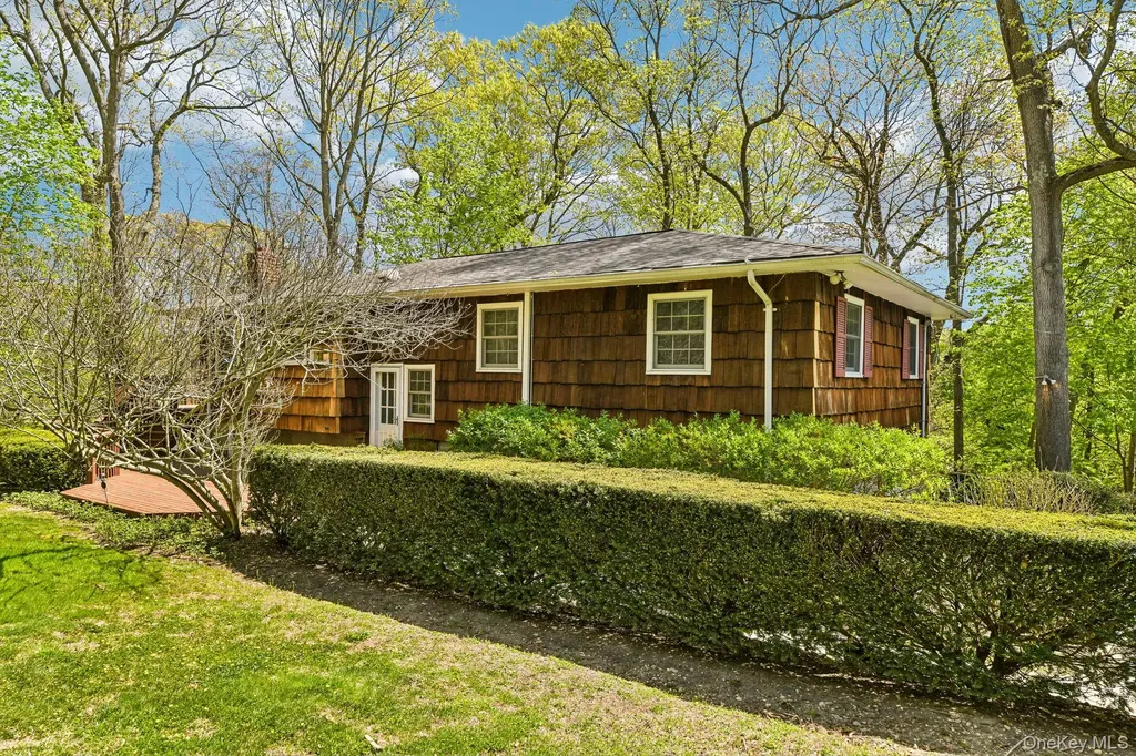 31 Sunset Drive Huntington NY 11743