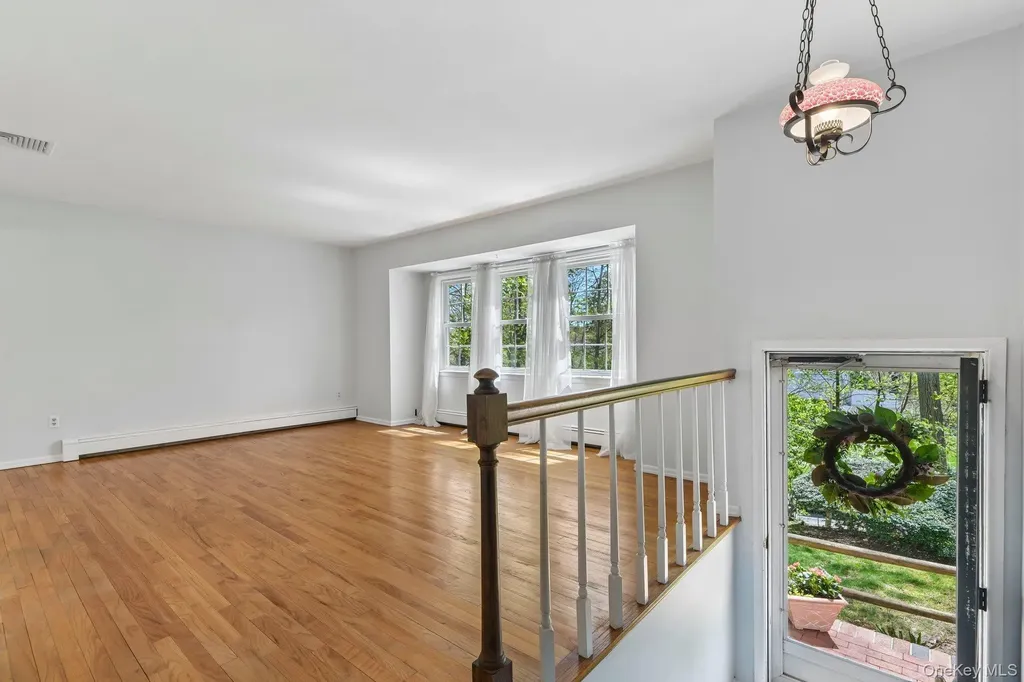 31 Sunset Drive Huntington NY 11743
