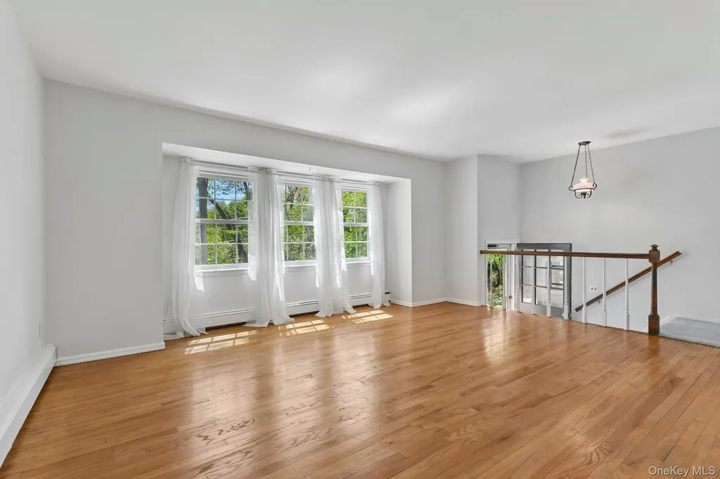 31 Sunset Drive Huntington NY 11743