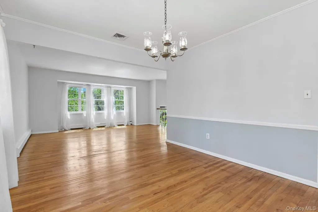 31 Sunset Drive Huntington NY 11743