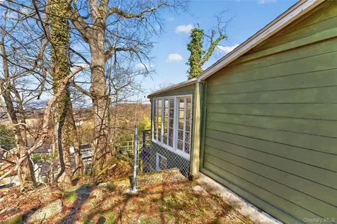19 Samstag Avenue Ossining NY 10562
