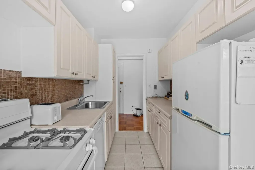 3103 Fairfield Avenue Bronx NY 10463