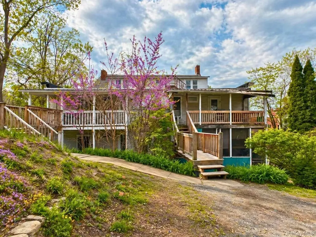 91 Bridge Street Catskill NY 12414