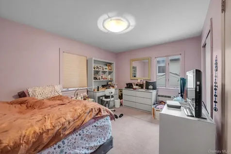 7906 214th Street Oakland Gardens NY 11364