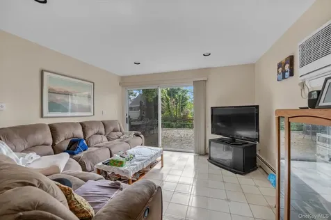 7906 214th Street Oakland Gardens NY 11364