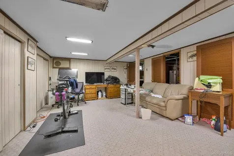 7906 214th Street Oakland Gardens NY 11364