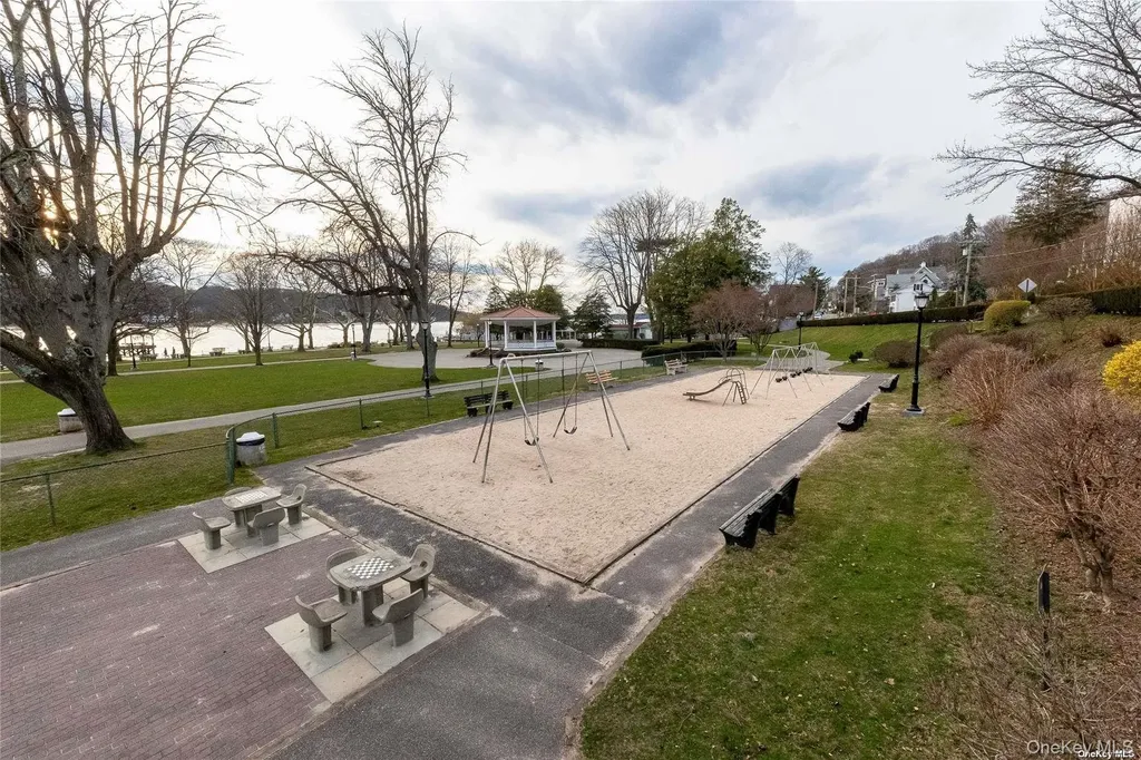 147 Fort Salonga Road Northport NY 11768