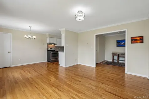 2 Germonds Village Bardonia NY 10954