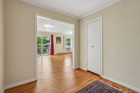 2 Germonds Village Bardonia NY 10954