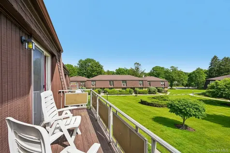 2 Germonds Village Bardonia NY 10954