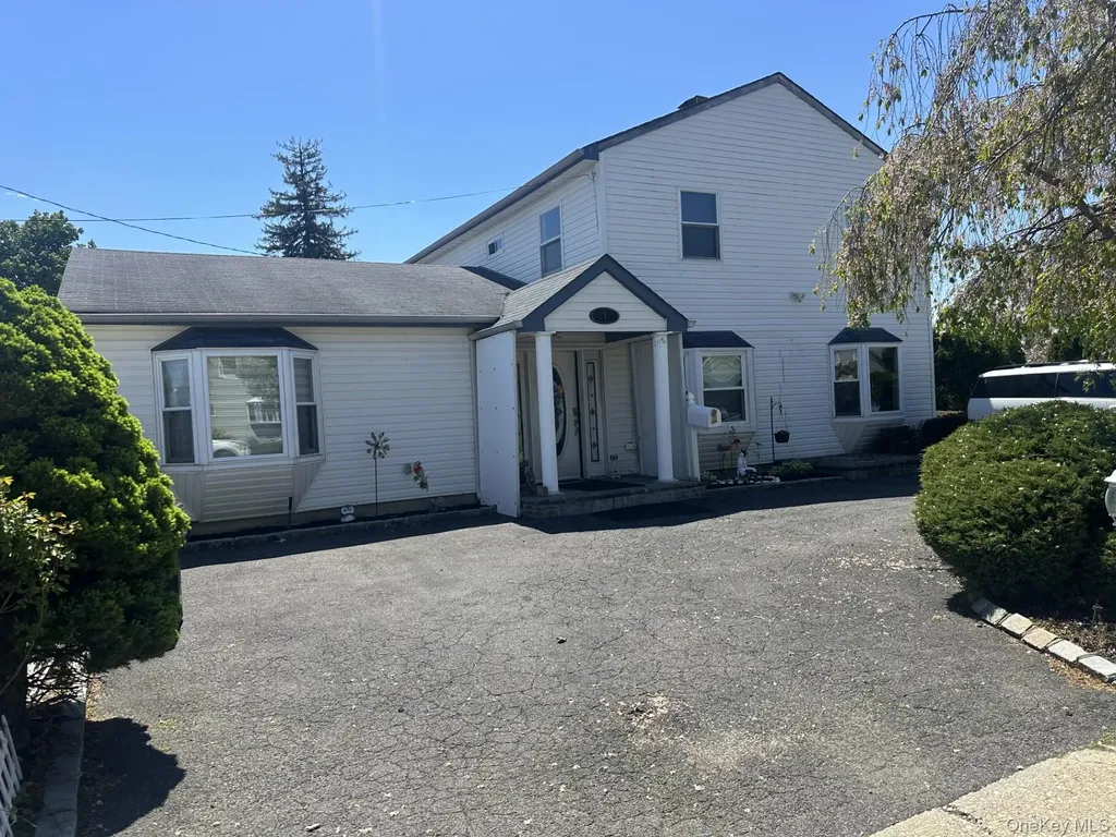 1 Hamlet Road Levittown NY 11756