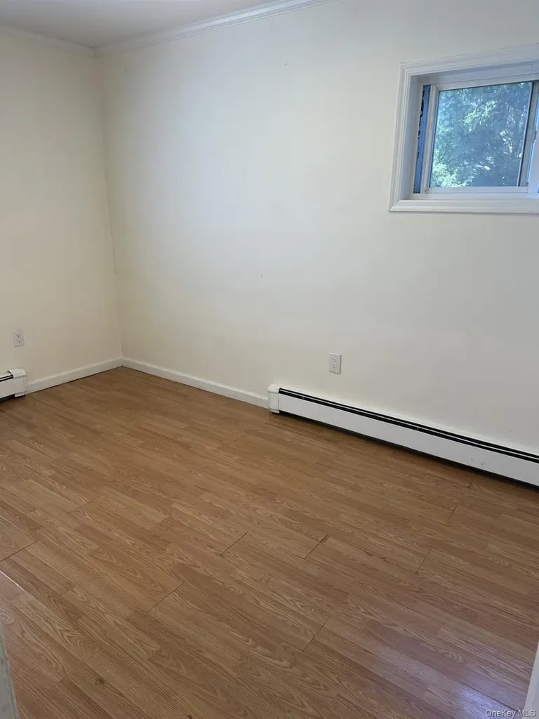1 Hamlet Road Levittown NY 11756
