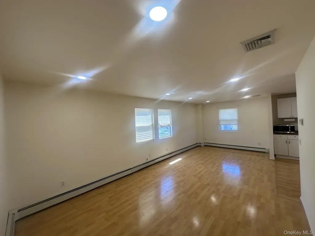 1 Hamlet Road Levittown NY 11756