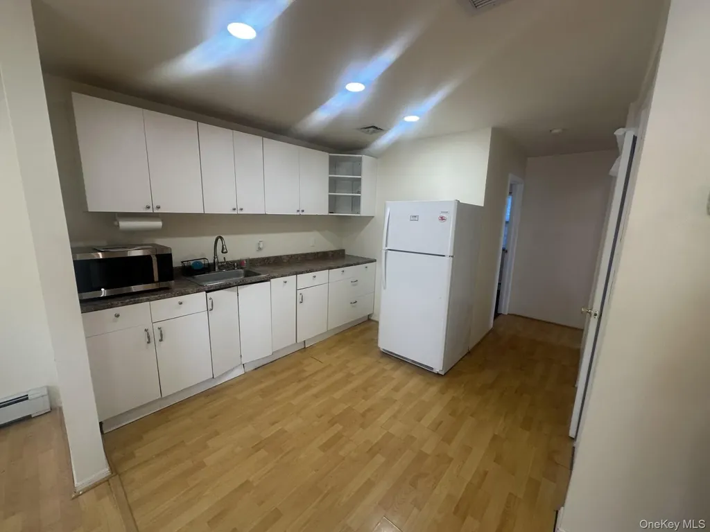1 Hamlet Road Levittown NY 11756