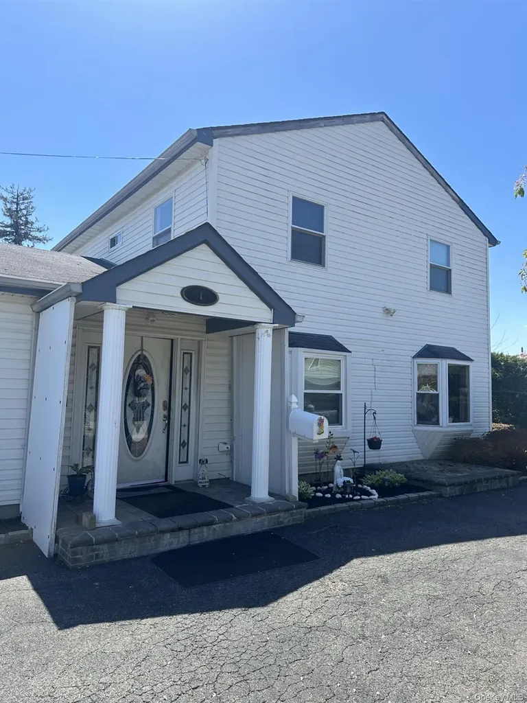 1 Hamlet Road Levittown NY 11756