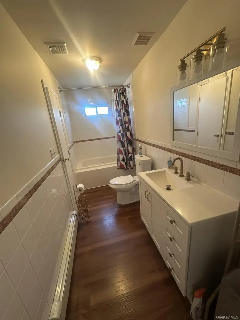 1 Hamlet Road Levittown NY 11756