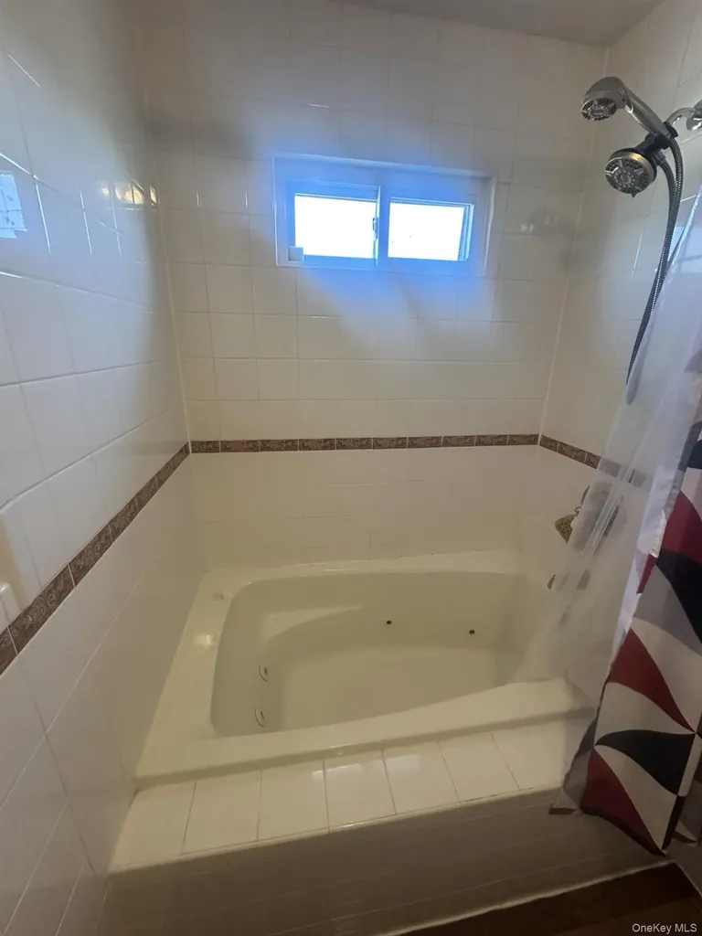 1 Hamlet Road Levittown NY 11756