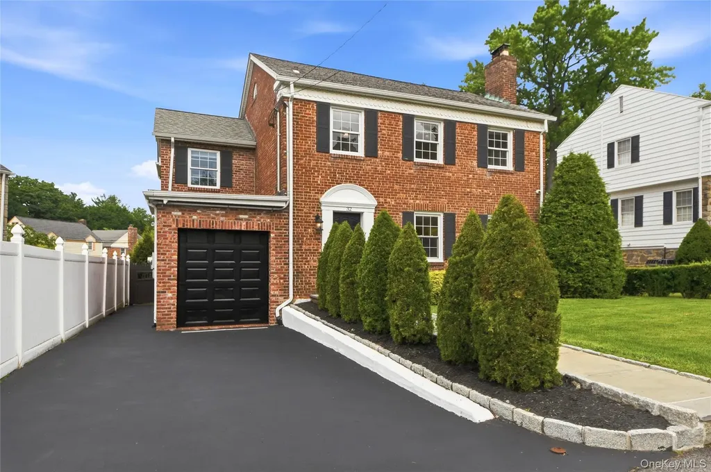 32 Huntington Drive Yonkers NY 10704