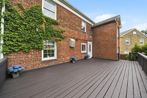 32 Huntington Drive Yonkers NY 10704