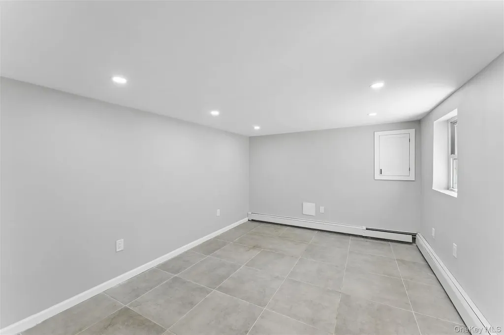 646 Benris Avenue Franklin Square NY 11010