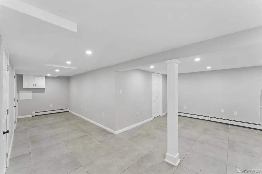 646 Benris Avenue Franklin Square NY 11010