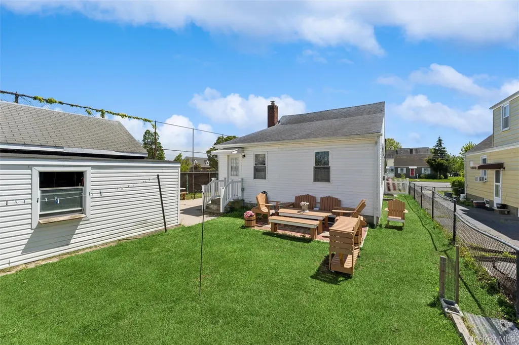 646 Benris Avenue Franklin Square NY 11010