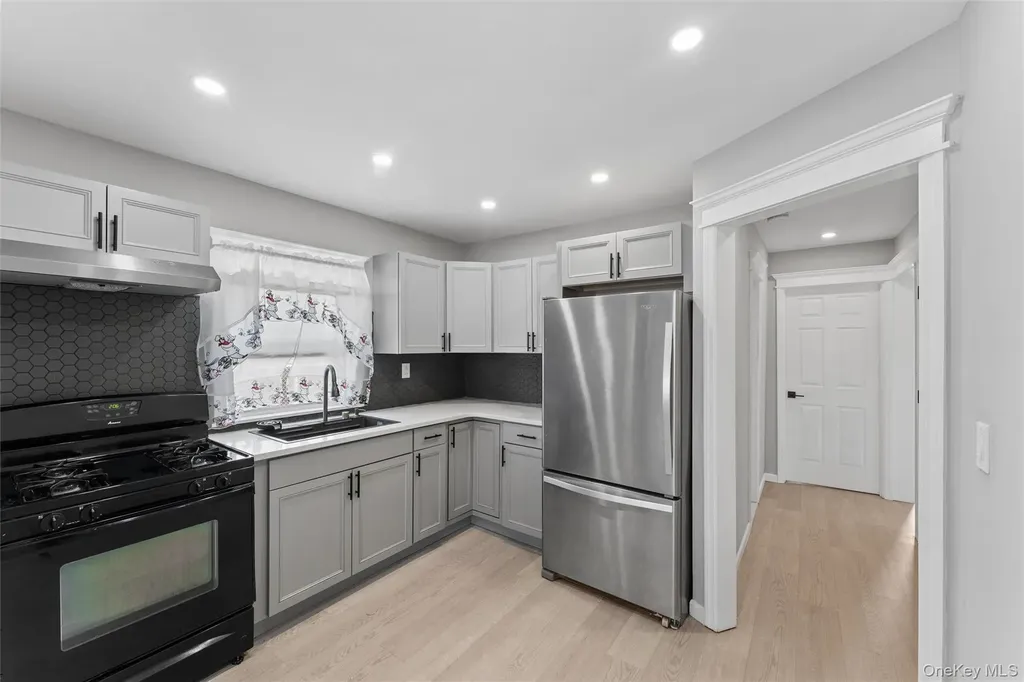 646 Benris Avenue Franklin Square NY 11010
