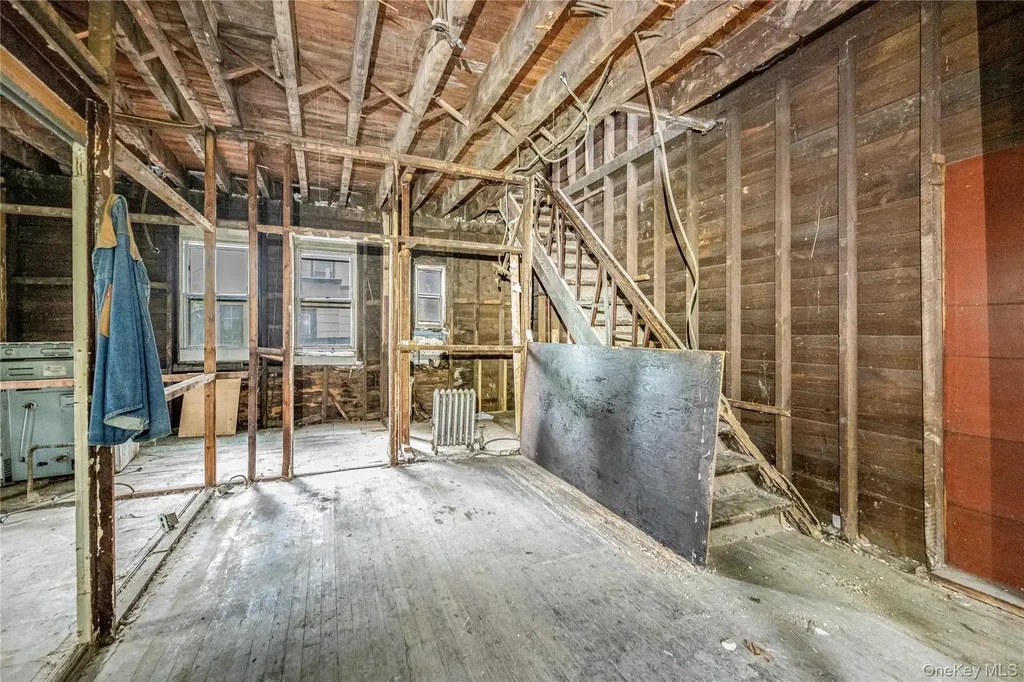 151 Summit Place Bronx NY 10463