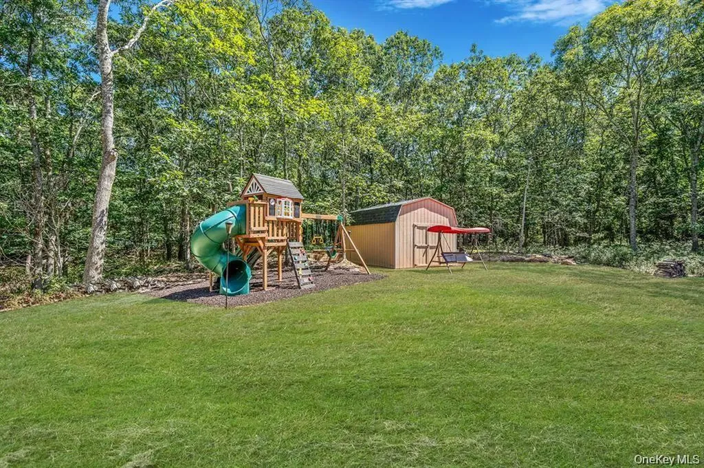 3 Emily Court Hampton Bays NY 11946