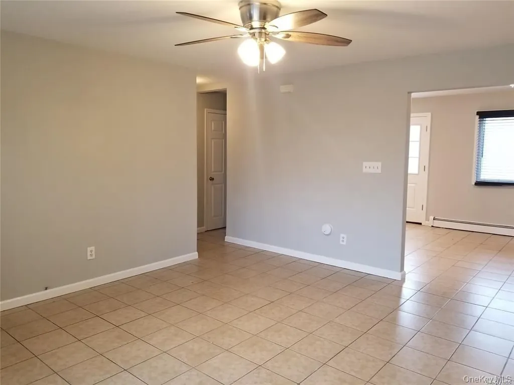 6 Roland Place West Babylon NY 11704