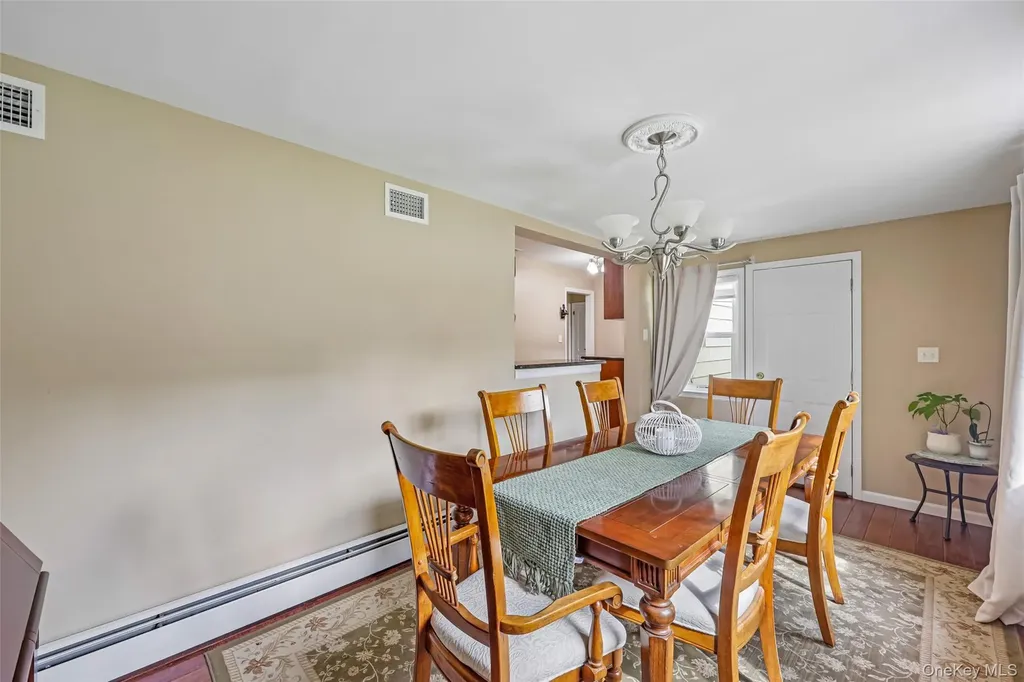 23 Berwick Road Hewlett NY 11557