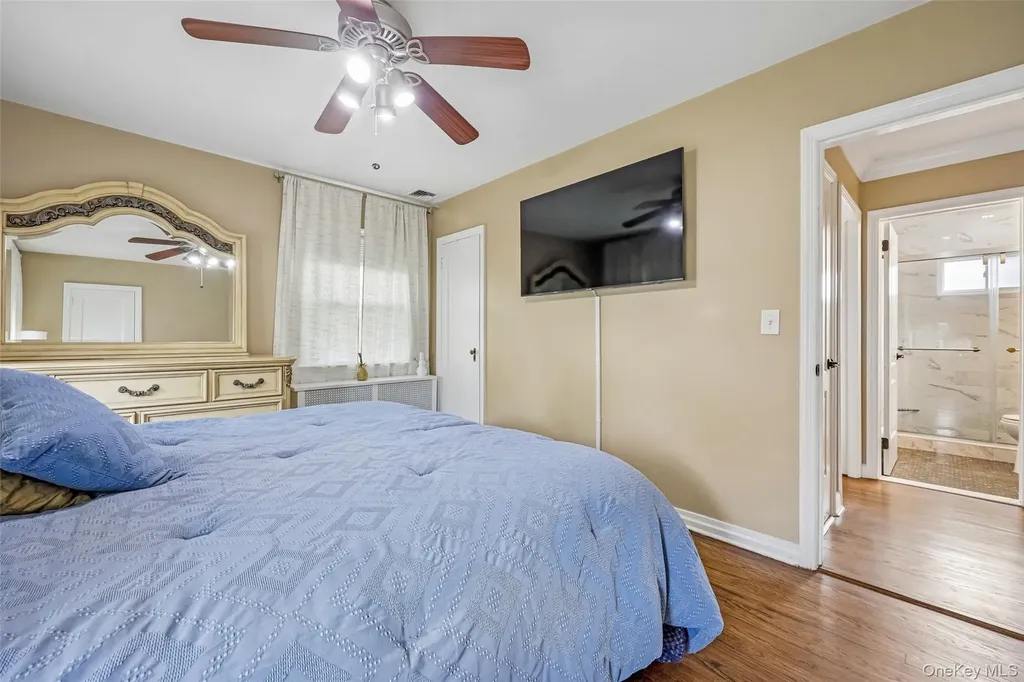 23 Berwick Road Hewlett NY 11557