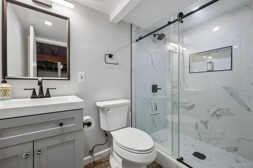 23 Berwick Road Hewlett NY 11557