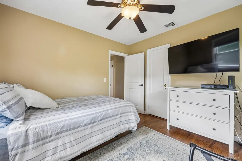 23 Berwick Road Hewlett NY 11557