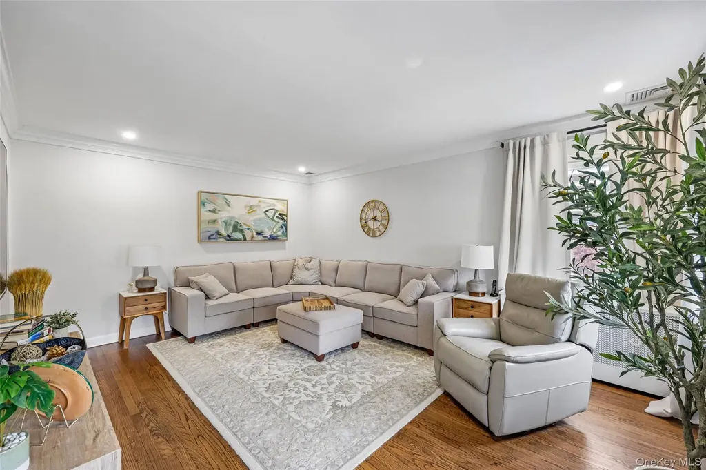 23 Berwick Road Hewlett NY 11557