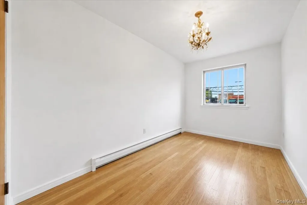1323 E 222nd Street Bronx NY 10469