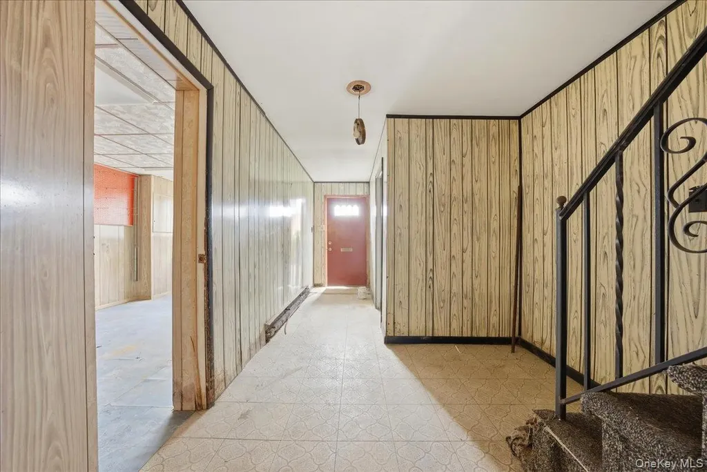 1323 E 222nd Street Bronx NY 10469