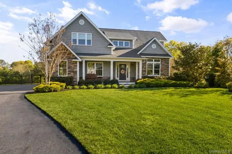 38 Blackberry Lane Center Moriches NY 11934