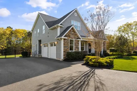 38 Blackberry Lane Center Moriches NY 11934