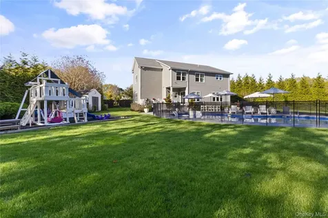 38 Blackberry Lane Center Moriches NY 11934