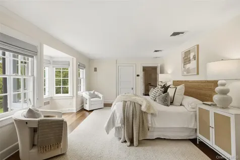 233 Mclain Street Bedford Corners NY 10549