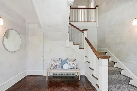 233 Mclain Street Bedford Corners NY 10549