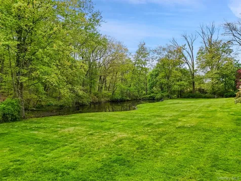 233 Mclain Street Bedford Corners NY 10549