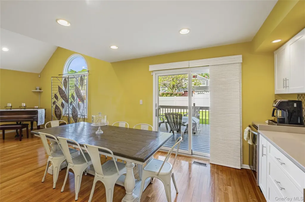 41 Robert Circle Syosset NY 11791