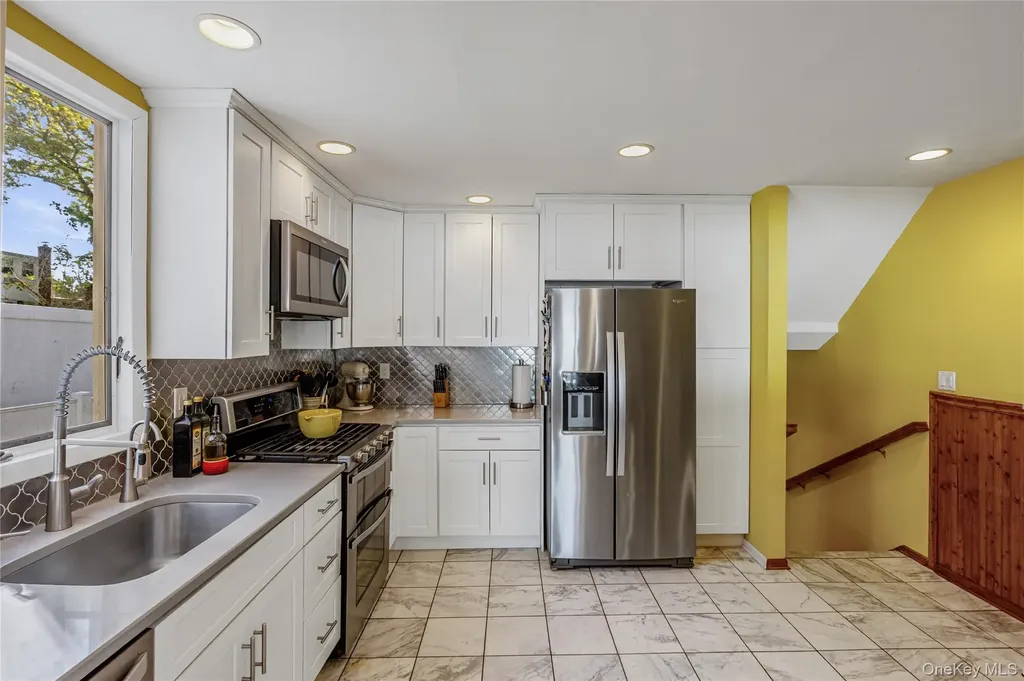 41 Robert Circle Syosset NY 11791