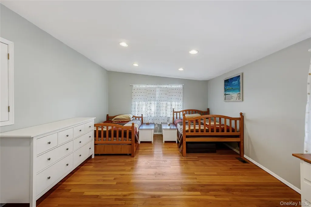 41 Robert Circle Syosset NY 11791