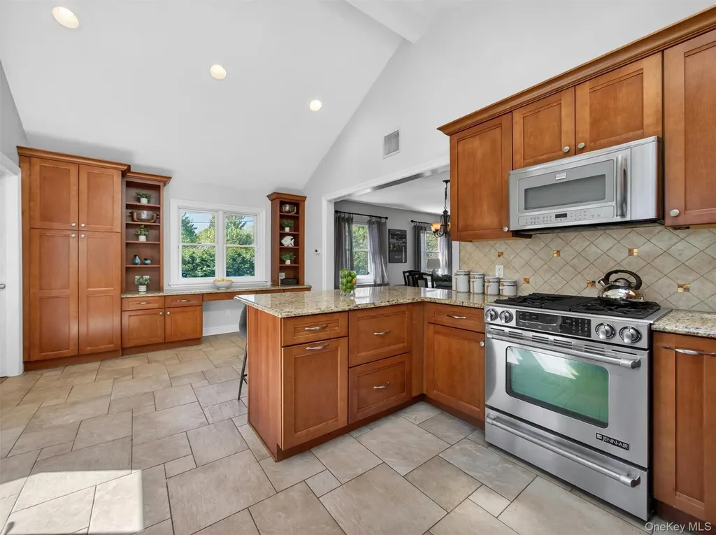 407 N Midland Avenue Nyack NY 10960