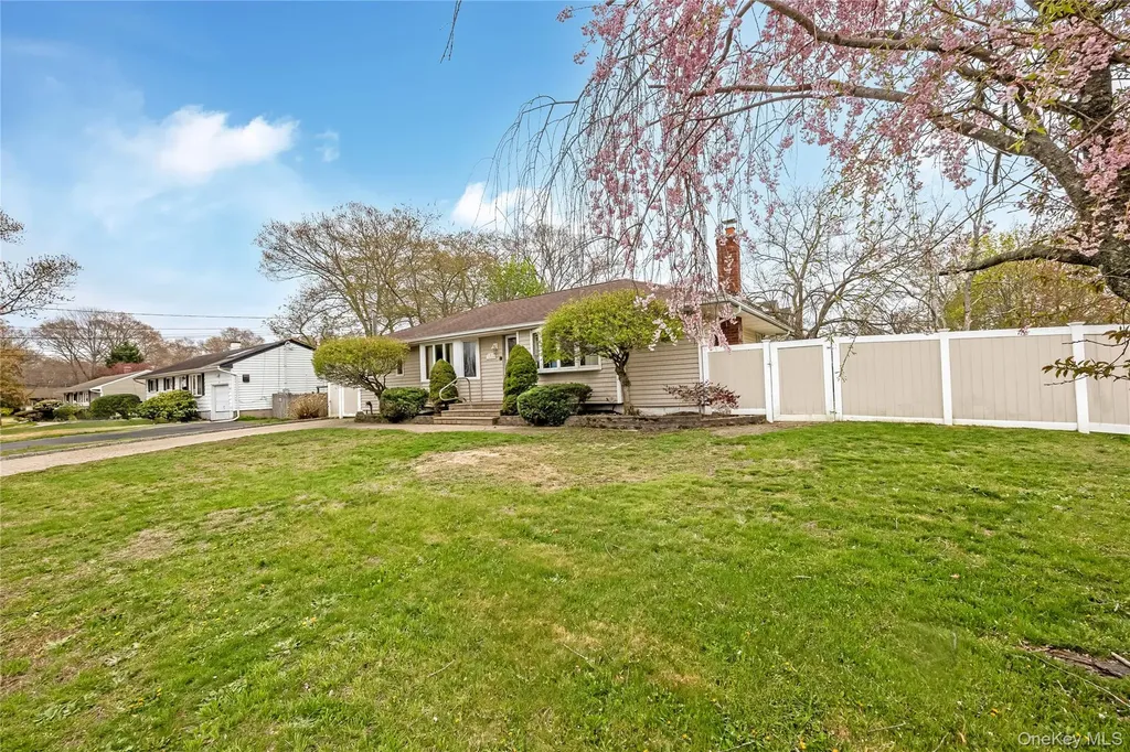 2 Seley Cross Islip Terrace NY 11752